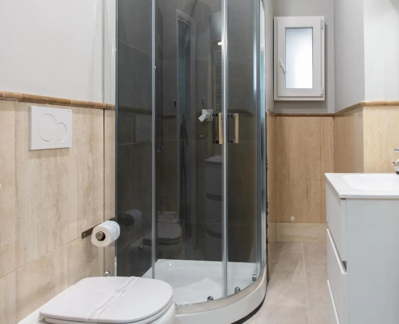 Guest house Guesthouse O Affittacamere Magenta Baylon Suite B Rome Italy